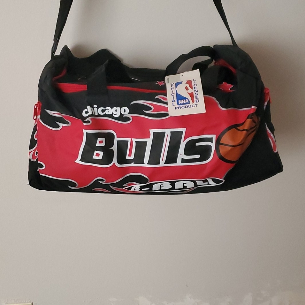 Vintage early 90s chicago bulls duffle bag!